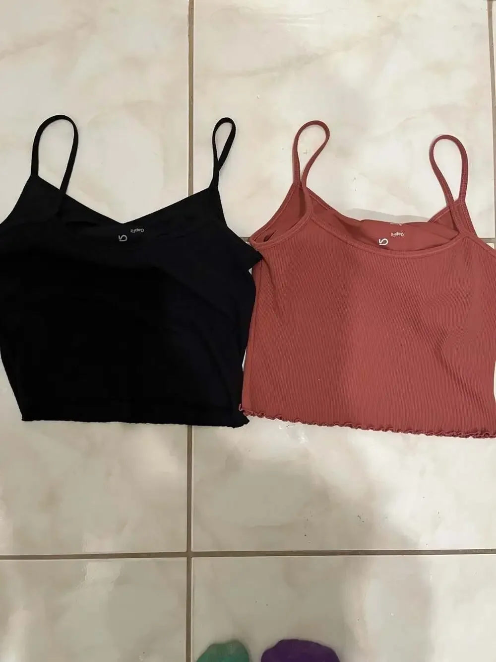 GapFit Women’s Ribbed Built-In Shelf Bra Cami Tank Top Bundle  Size Small